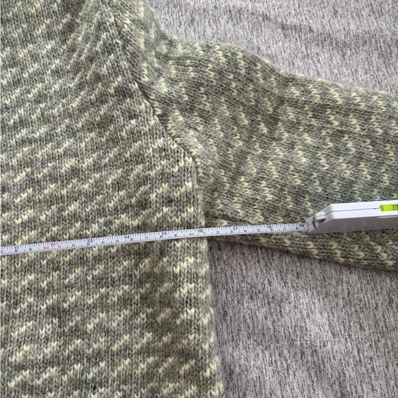 100% Wool L.L. Bean Vintage Gray Button-Up Cardigan - Picture 6 of 7